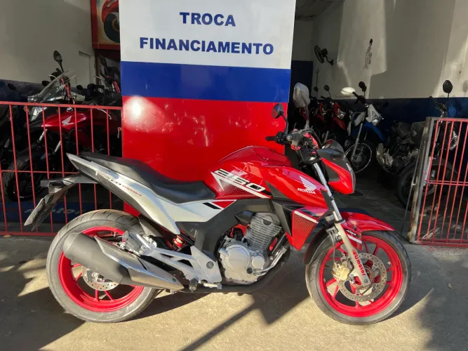 Honda CB Twister 250 ABS 2022