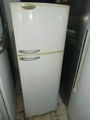 Geladeira Electrolux Frost Free 220v
