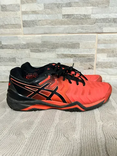 Tênis esportivo vermelho Asics 42