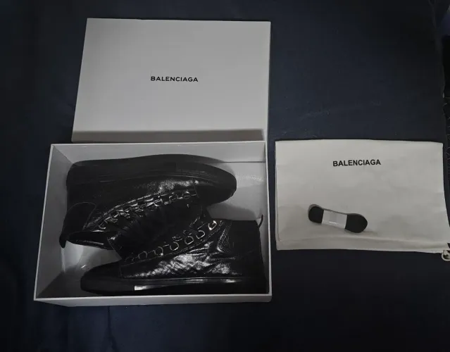 Balenciaga arena