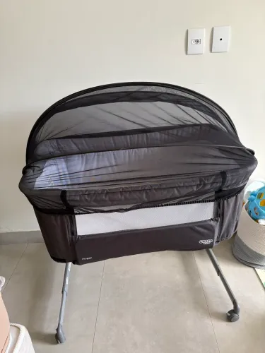 Berço portátil acoplado a cama