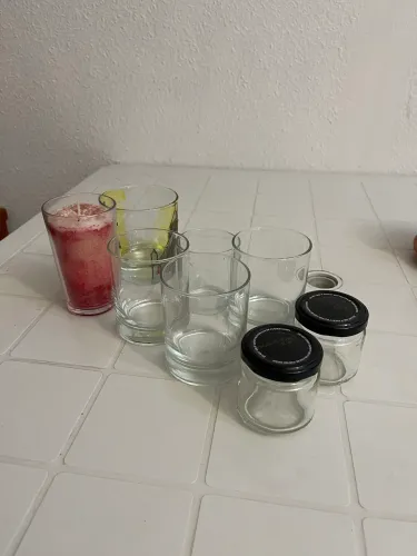 Lote de copos e potes de vidro - 8 peças