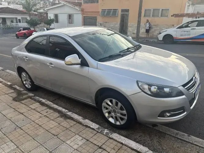 JAC J5 Sedan 1.5 16V 4P Mec. 2013