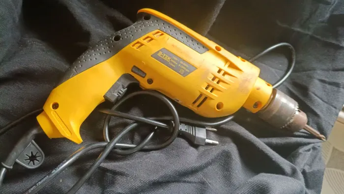 Furadeira B-tek 1000w