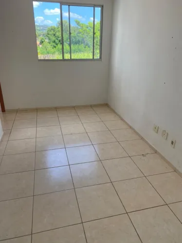 Alugo apartamento no Prolongamento Todos os Santos