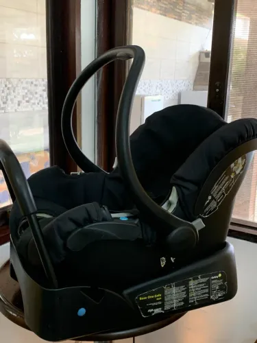 Bebê conforto safety usado com base-