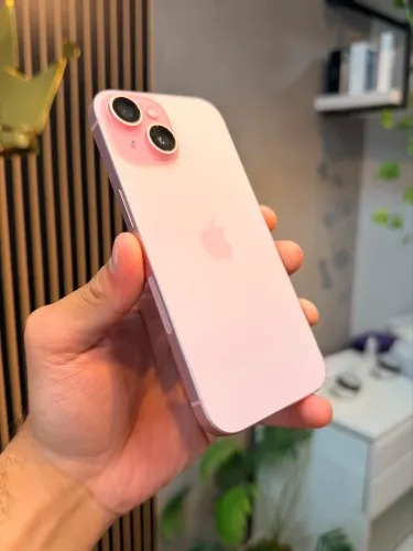 iPhone 15 rosa ou azul