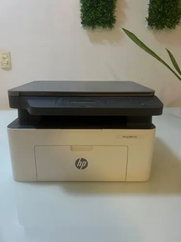 Impressora Multifuncional HP Laser MFP 135w - Imprime, Copia e Digitaliza