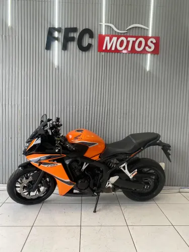 CBR650 ano 2019 IPVA 2026 pago Faço Financiamento 