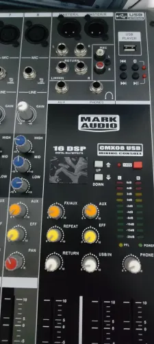 Mesa de som profissional Mark Áudio muito nova