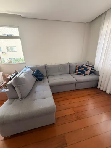 Sofá com Chaise Cinza