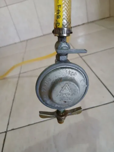 Registro e mangueira para fogão convencional.