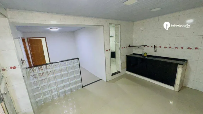 Casa com 2 dormitórios para alugar, 120 m² por R$ 1.287,22/mês - Comendador Soares - Nova 
