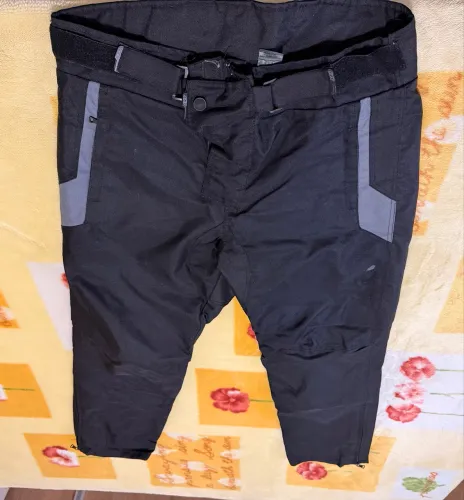 Calça SKY R para motociclista.