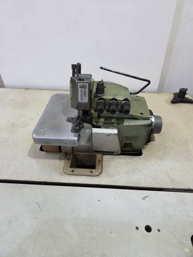 Máquina overlock