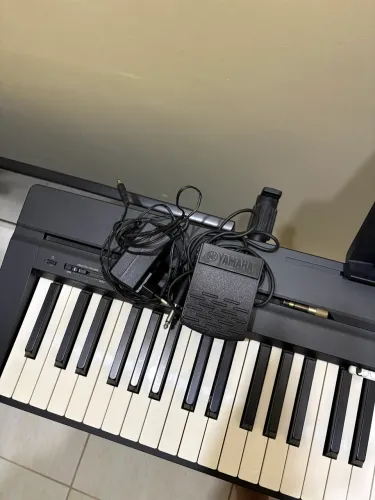 Piano Digital Yamaha P-45 - 88 Teclas Pesadas (Kit Completo com Suporte + Pedal + Brinde)
