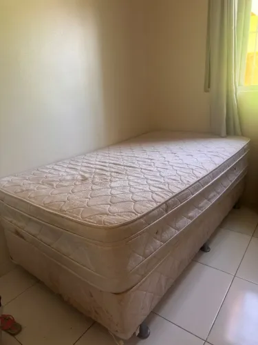 Cama box de viúva completa - R$300