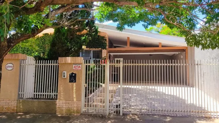 Atenção MÉDICOS, ADVOGADOS, CONTADORES, CLÍNICAS, casa à venda no LAGO PARQUE, R$. 1.390.0