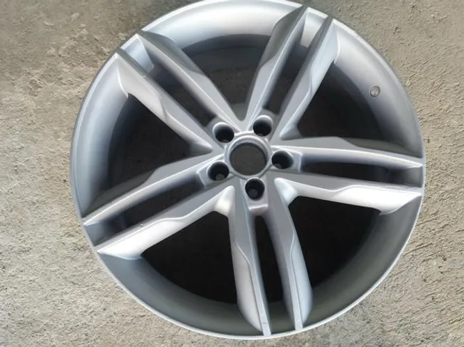 Roda aro 19 Estrela Prata Volkswagen Polo Jogo 5X100 Audi