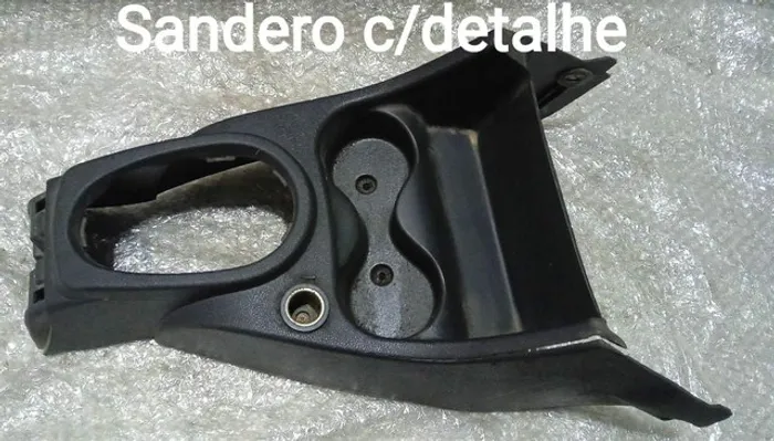 Console central Sandero com detalhe 