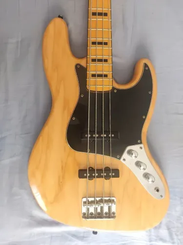 Baixo Fender Squier Jazz Bass Vintage Modified