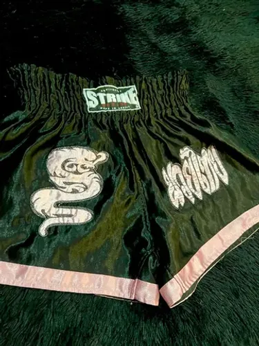 Bermuda Strilke boxing  May thai