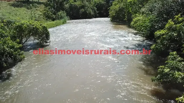 Sítio 3,8 alqueires - Margens rio Piedade - Monte Alegre de Minas