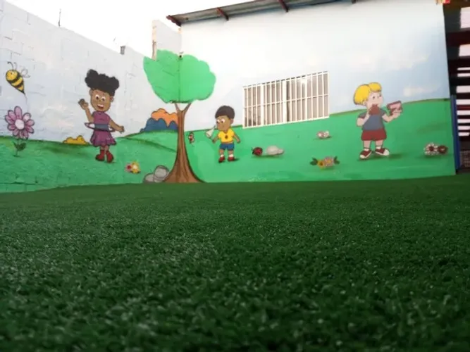 Grama Sintética Ideal PLay 10mm Verde Decorativa 