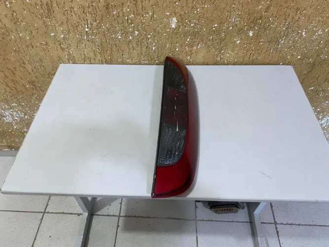 Lanterna direita Corsa Hatch 2003/2004/2005/2006/2007/2008/2009/2010/2011/2012 paralelo