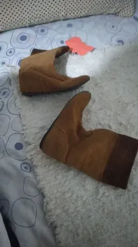 Bota de Couro tamanho 35