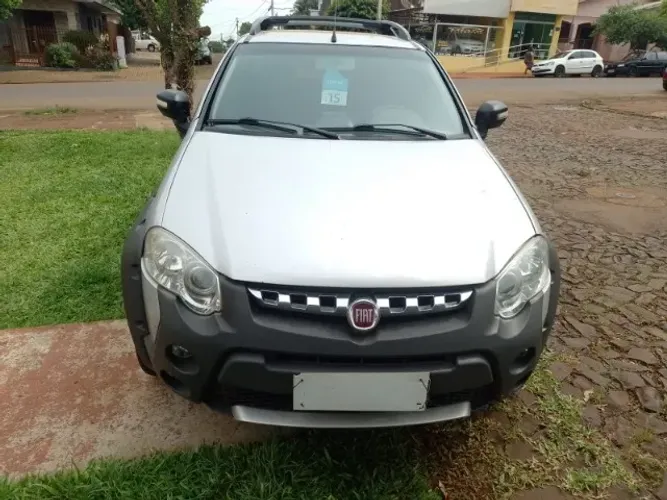 Fiat Strada 1.8 Adventure CE Com Kit Dark Revisada Sujeito a Exame 2015