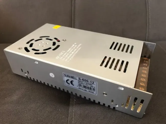 Fonte Chaveada Bivolt 50A Muito Boa