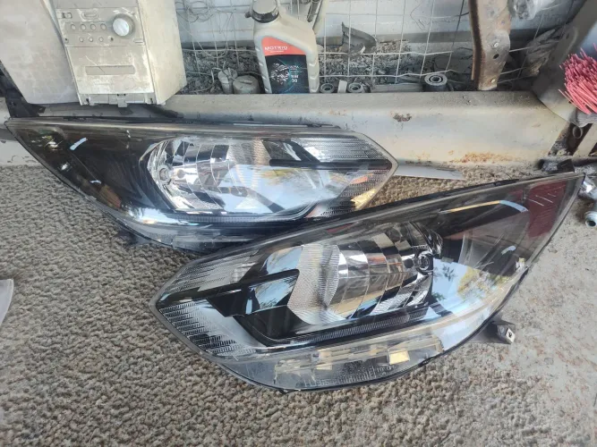 Farol Spin 2019 2020 2021 2022 2023 c/LED original GM Chevrolet ambos lados