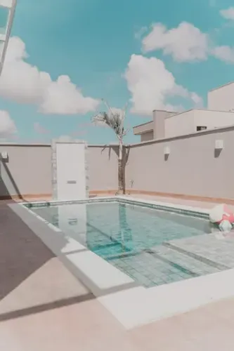 Casa toda mobiliada com 4 suites e piscina na Cidade Alpha