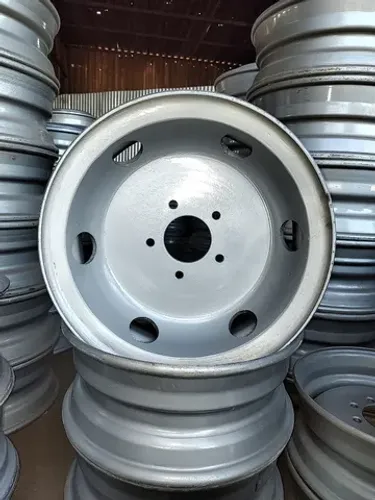 Roda 17,5 Caminhão Ford F1.000 Colocar Pneu S/ Câmara 