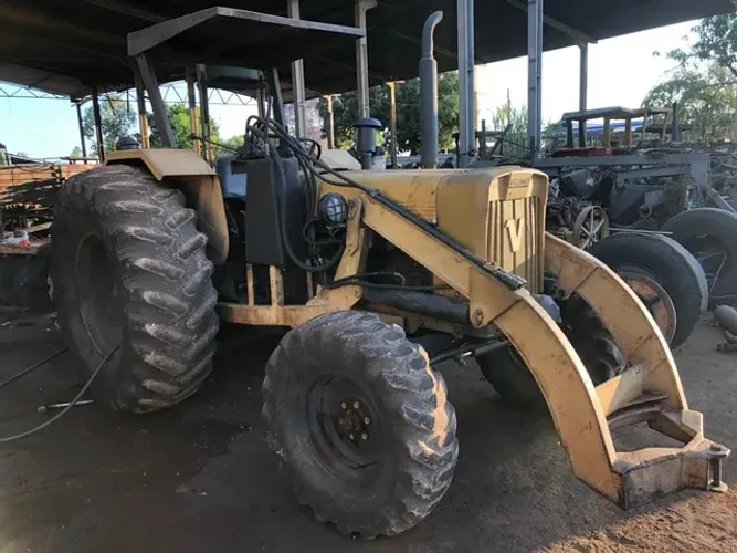 Trator Valmet  85 4x2