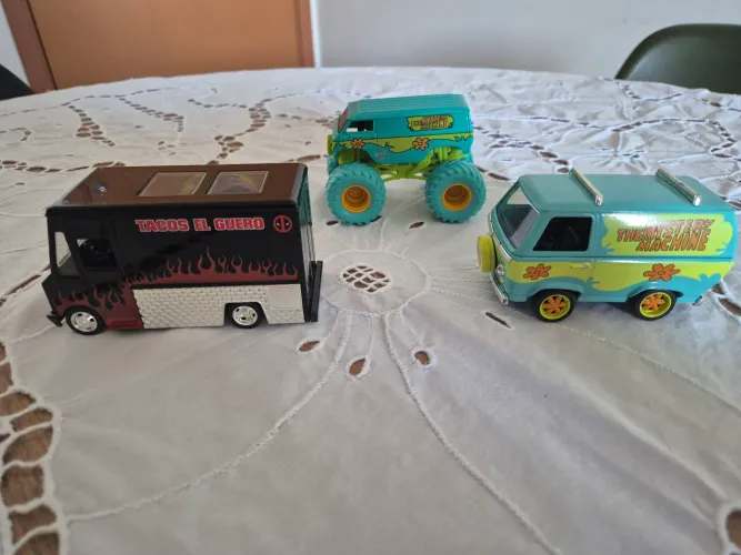 Carrinhos temáticos escala 1/32