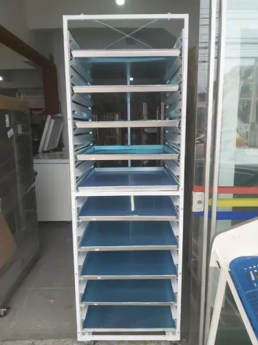 R1 Armário esqueleto 20 assadeiras para panificação Innal