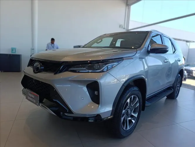 Toyota Hilux 4X2 2.8 Diesel 2024