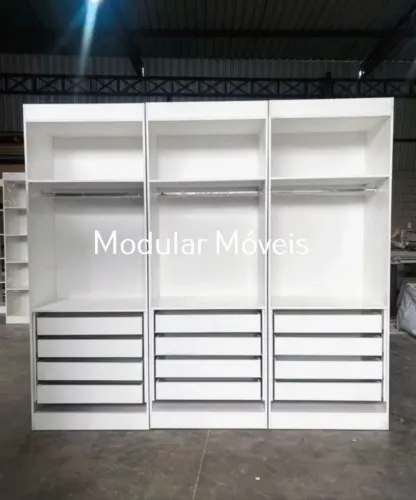 Closet - 3 Cabideiros com 9 Gavetas com Maleiros