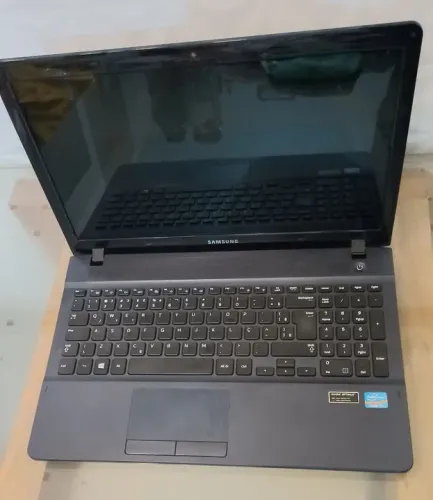 Notebook Samsung processador i5 e placa de vídeo NVidia