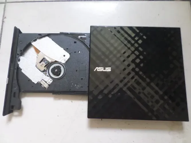 Asus Leitor de CD e DVD
