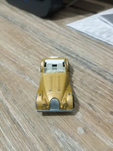 Carrinho colecionável Morgan Plus 8