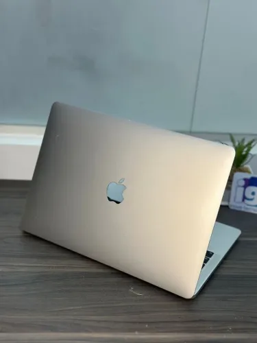 MacBook Pro Touchbar 2019  A2159 Processador: i5- 1.4GHz SEMI NOVO COM GARANTIA 
