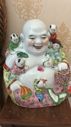 Estátua de Buda com crianças - Decoração oriental