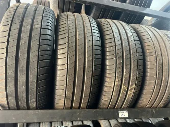 Pneu Michelin 215/55/17  90 % Vida util.