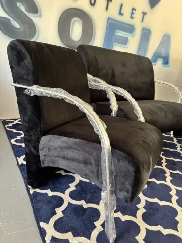 Poltronas Alumínio em veludo preto, no courino e outro valor 