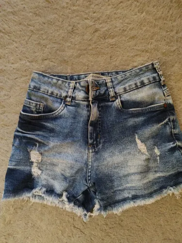 Short jeans stress.