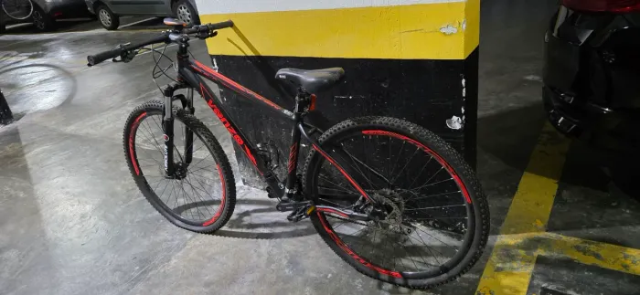 Bicicleta Venzo Aquila aro 29 com 27 velocidades