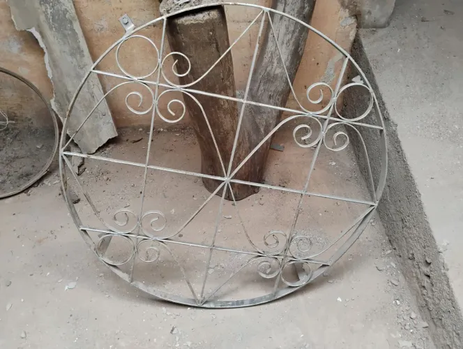 Grade para Janela redonda de Ferro Decorativa